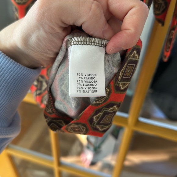 Worth size 2 tie wrap dress! Lightweight and great condition - Picture 4 of 6